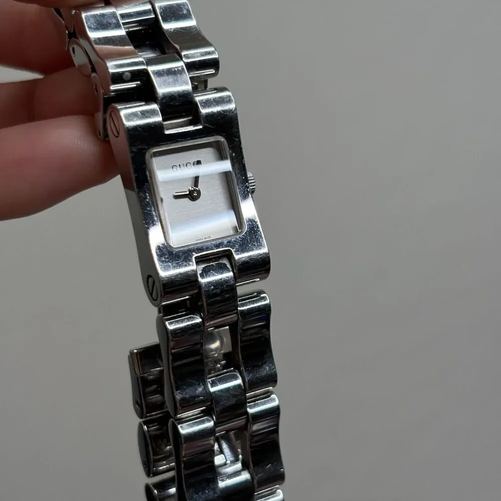 Gucci 2305L Quartz Silver Square Watch